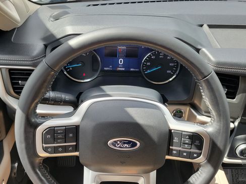 Used 2024 Ford Expedition XLT RWD image 22
