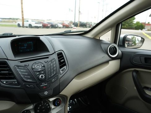 Used 2017 Ford Fiesta SE FWD image 19