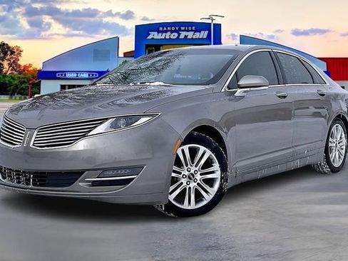 Used 2016 Lincoln MKZ image 2