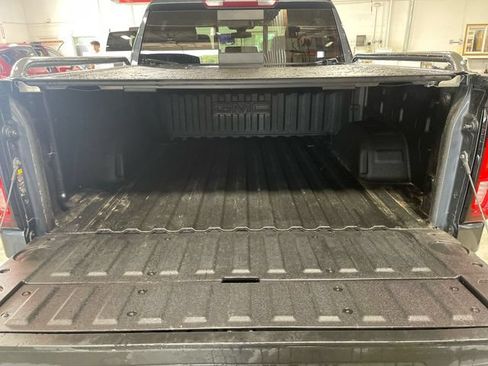 Used 2022 GMC Sierra 1500 SLT w/ SLT Premium Plus Package AWD/4WD image 23