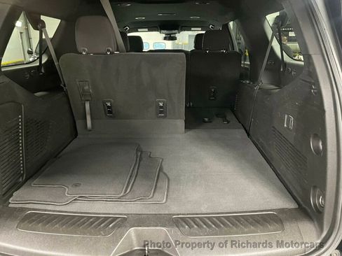 Used 2023 Chevrolet Suburban LS image 16