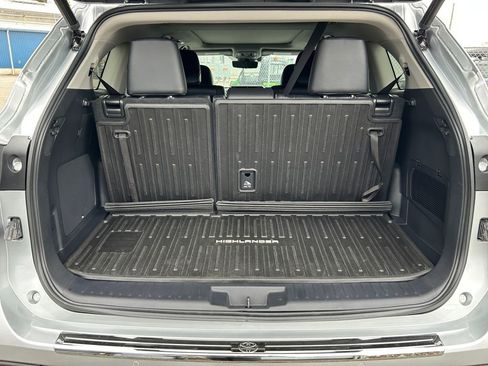 Used 2022 Toyota Highlander Platinum image 24