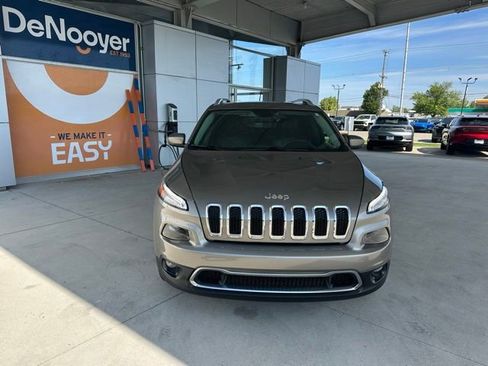 Used 2016 Jeep Cherokee Limited AWD/4WD image 2