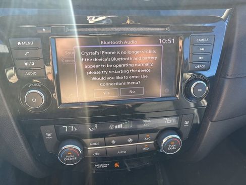 Used 2018 Nissan Rogue SV image 8