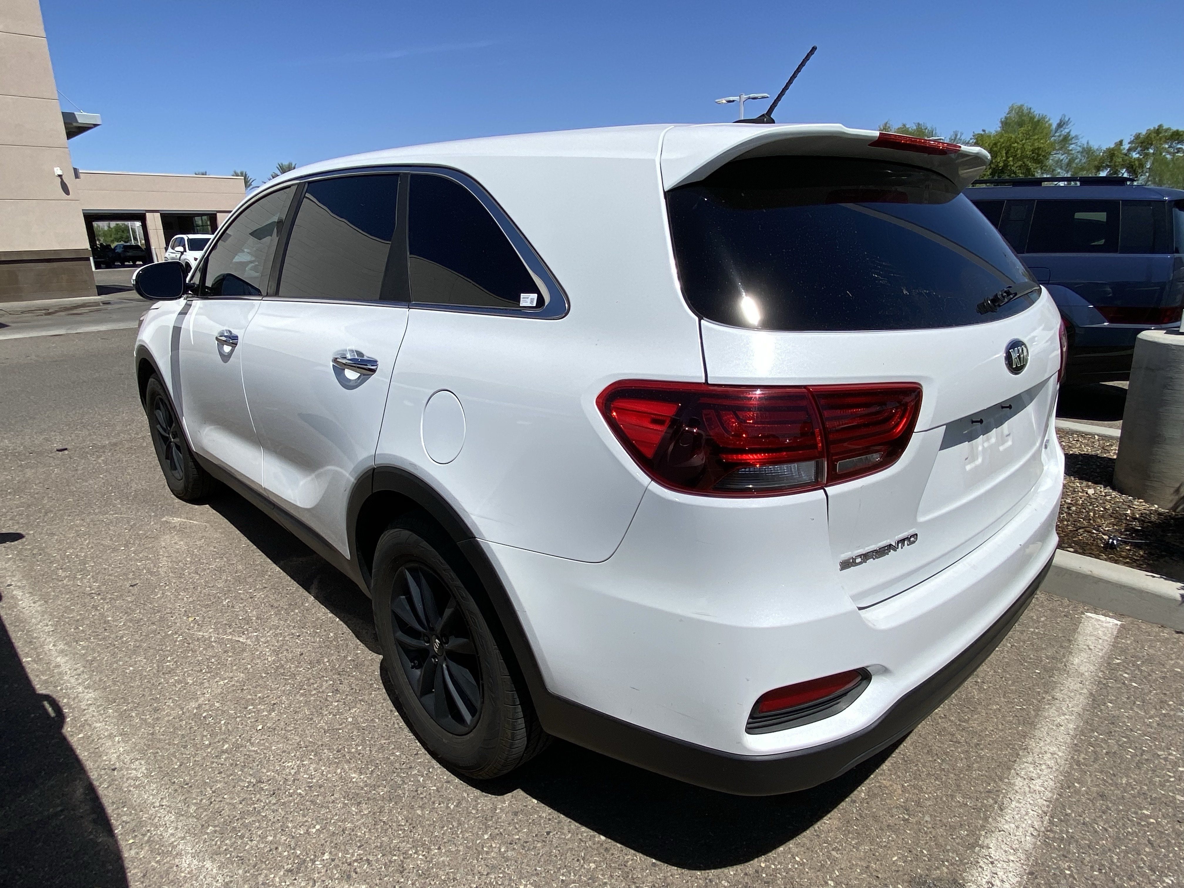 Used 2020 Kia Sorento LX FWD image 4