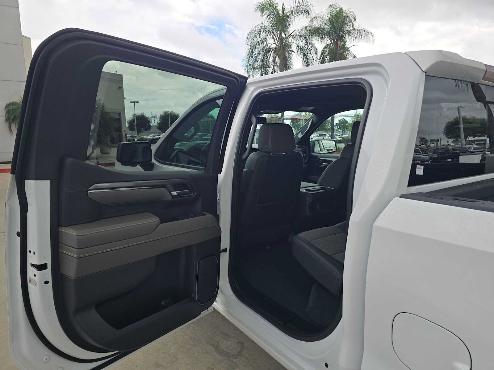 Used 2024 Chevrolet Silverado 1500 ZR2 AWD/4WD image 15
