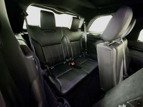 Used 2019 Land Rover Discovery SE AWD/4WD image 41