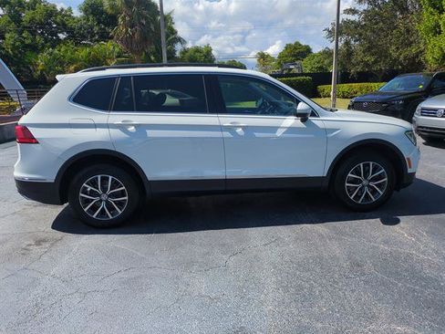 Used 2020 Volkswagen Tiguan SE image 6