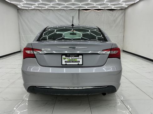 Used 2014 Chrysler 200 LX FWD image 7