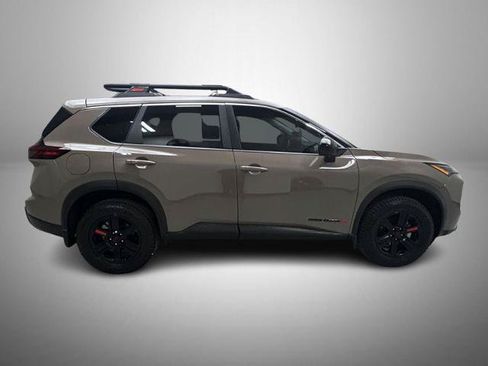 Certified 2025 Nissan Rogue SV AWD/4WD image 4