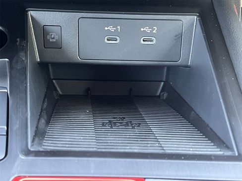 New 2025 Nissan Kicks SR image 8