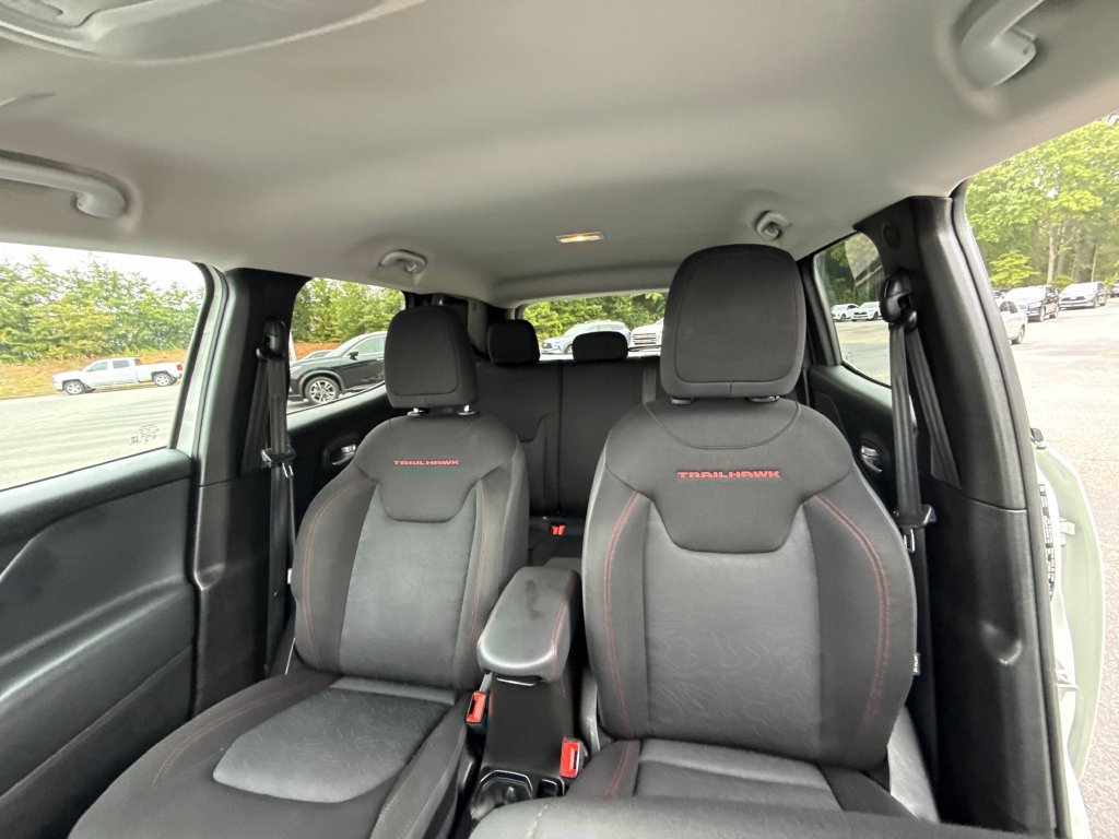 Used 2023 Jeep Renegade Trailhawk AWD/4WD image 26