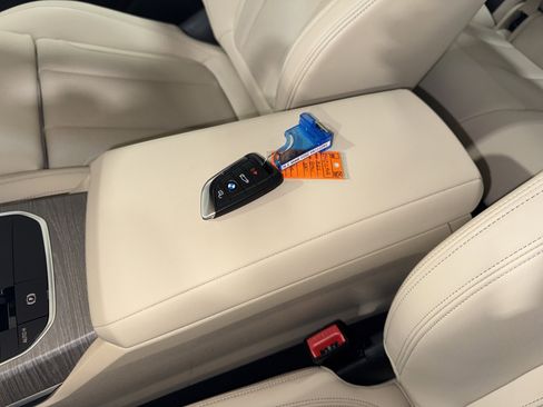 Certified 2025 BMW 330i Sedan w/ Convenience Package image 28