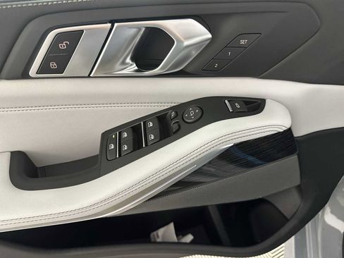 New 2026 BMW X5 xDrive40i w/ M Sport Package image 13