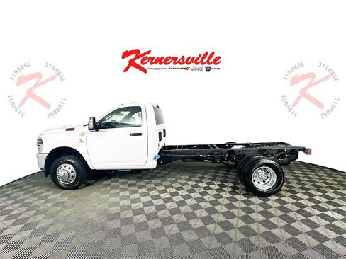 New 2025 RAM 3500 Tradesman image 4