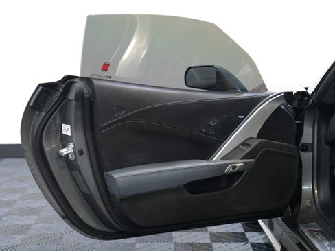 Used 2015 Chevrolet Corvette Z06 w/ 3LZ Preferred Equipment Group image 22