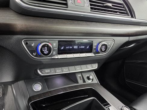 Certified 2024 Audi Q5 2.0T Premium Plus AWD/4WD image 30