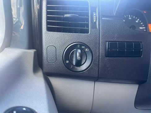 Used 2018 Mercedes-Benz Sprinter 2500 image 12