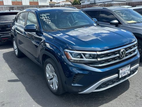 Used 2023 Volkswagen Atlas Cross Sport SE w/ Panoramic Sunroof Package image 2