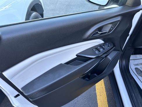 Used 2024 Chevrolet Trax LT w/ Driver Confidence Package image 11