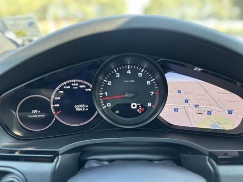 Used 2022 Porsche Cayenne Platinum Edition image 29