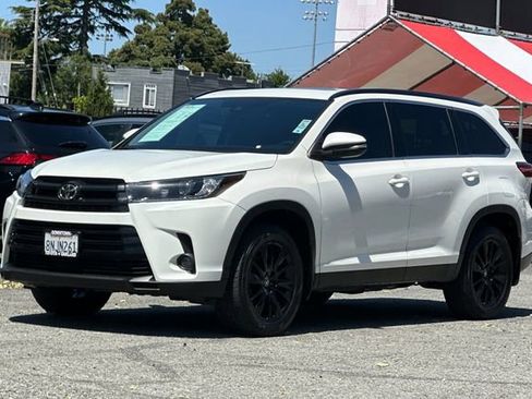 Used 2019 Toyota Highlander SE AWD/4WD image 8