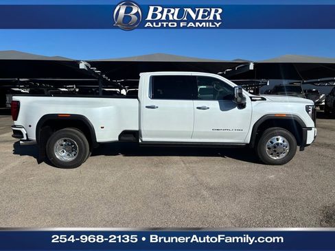 New 2026 GMC Sierra 3500 Denali Ultimate image 4