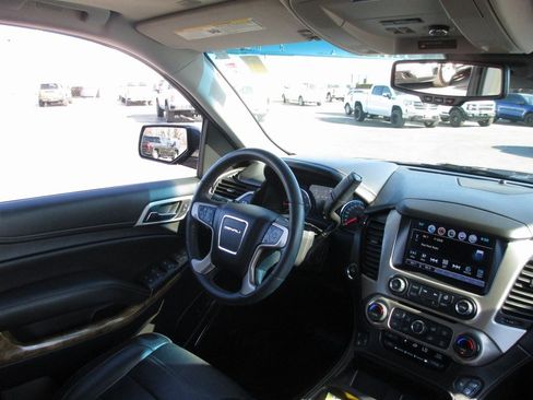 Used 2017 GMC Yukon Denali w/ Open Road Package image 28