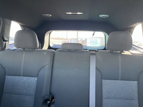 Used 2025 GMC Acadia Elevation image 14