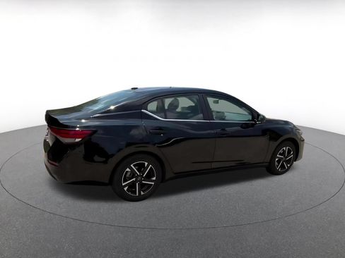 Used 2025 Nissan Sentra SV FWD image 11