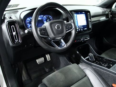 Used 2021 Volvo XC40 T5 R-Design w/ Advanced Package image 5