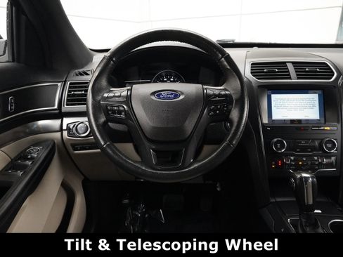 Used 2018 Ford Explorer XLT w/ Equipment Group 202A image 9