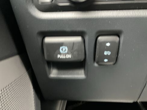 Certified 2022 Ford F150 Lariat w/ Equipment Group 502A High image 18