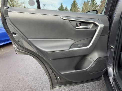 Used 2025 Toyota RAV4 XLE Premium image 28