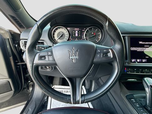 Used 2022 Maserati Levante Modena AWD/4WD image 40
