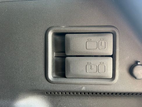 Used 2020 Chevrolet Equinox Premier image 8