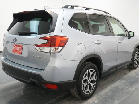 Used 2023 Subaru Forester Premium image 9
