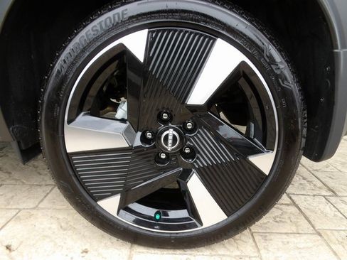 Certified 2025 Nissan Kicks SR image 14