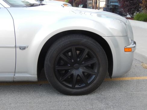 Used 2007 Chrysler 300 C RWD image 23