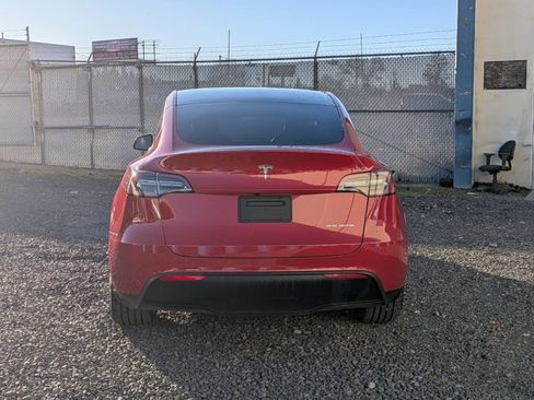Used 2021 Tesla Model Y Long Range image 7
