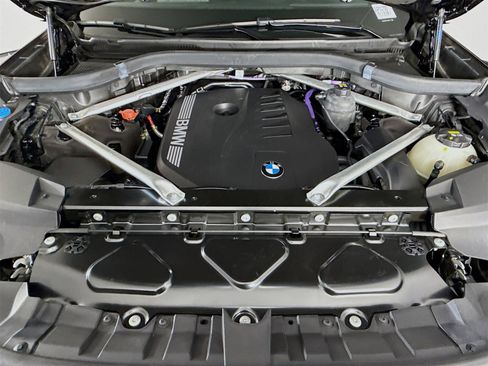 Certified 2023 BMW X7 xDrive40i w/ Premium Package image 33