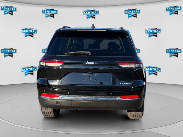 Certified 2023 Jeep Grand Cherokee Limited AWD/4WD image 5