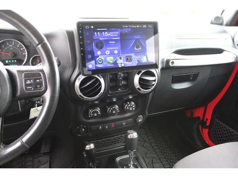 Used 2013 Jeep Wrangler Unlimited Sahara w/ Connectivity Group AWD/4WD image 18