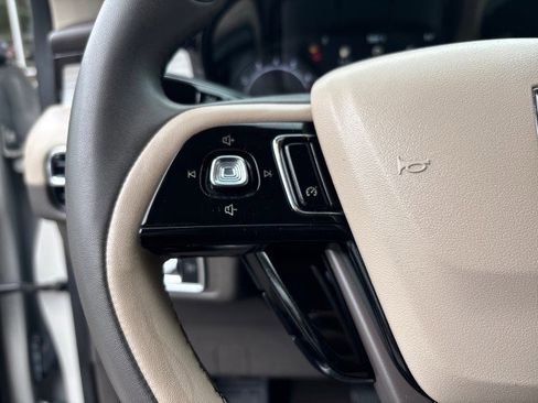 Used 2022 Lincoln Corsair FWD image 18