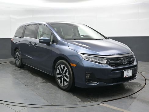 Used 2025 Honda Odyssey EX-L image 4