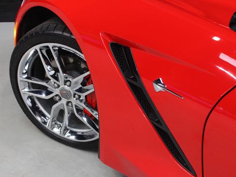 Used 2019 Chevrolet Corvette w/ 2LT w/ 2LT Preferred Equipment Group image 22