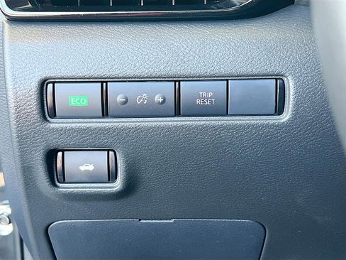 Used 2025 Nissan Sentra SV w/ All-Weather Package FWD image 10