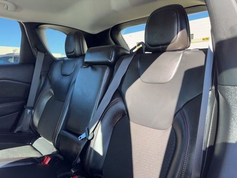 Used 2021 Jeep Cherokee Trailhawk image 25