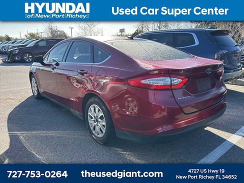 Used 2013 Ford Fusion S image 2