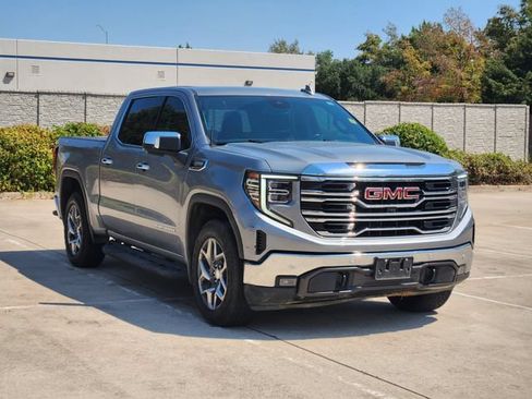 Used 2024 GMC Sierra 1500 SLT AWD/4WD image 3